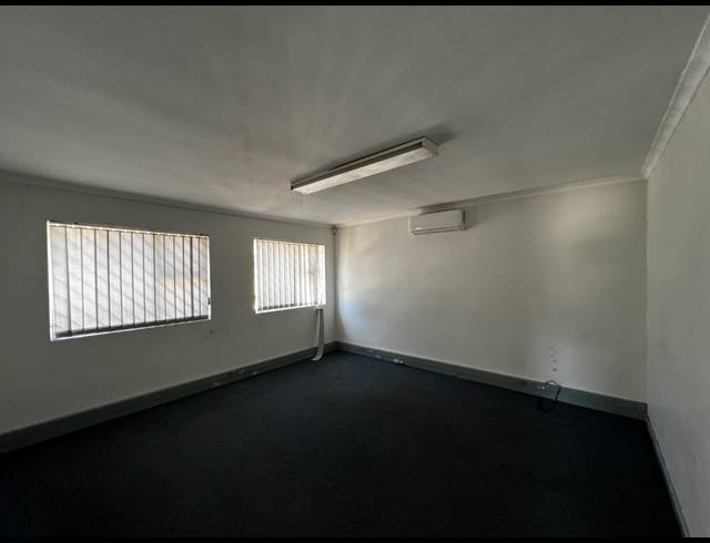 3,090M² WAREHOUSE TO LET IN AIRPORT INDUSTRIA